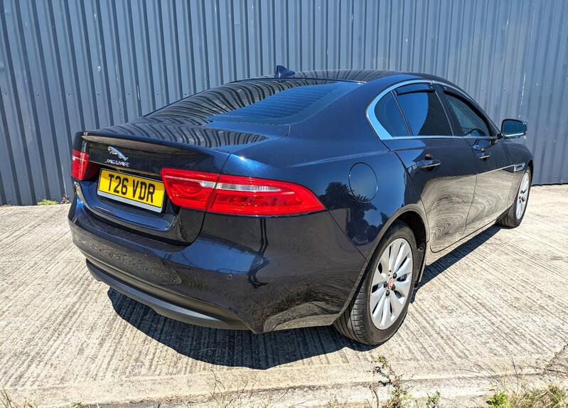 JAGUAR XE