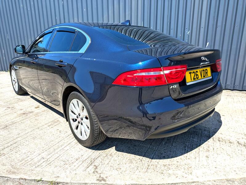 JAGUAR XE
