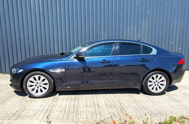 JAGUAR XE