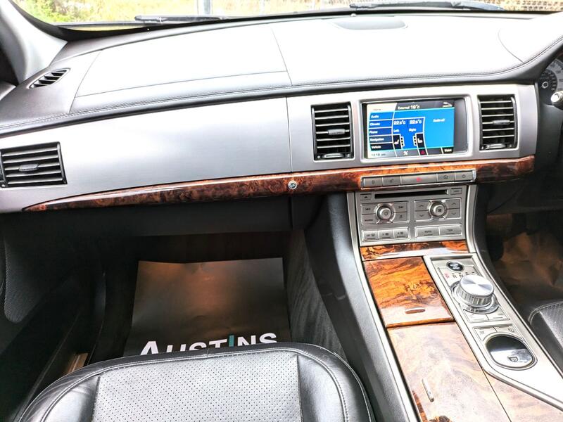 JAGUAR XF