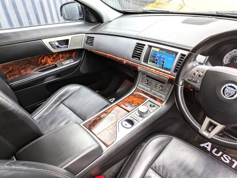JAGUAR XF